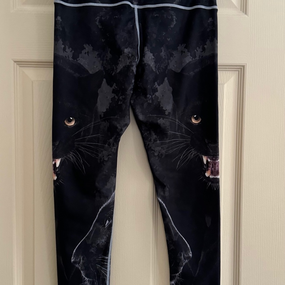 Panther leggings for workout or going out.